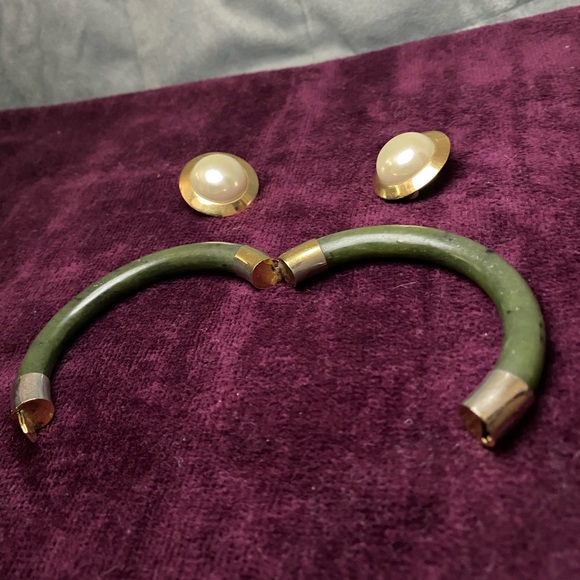 REAL Jade 1970’s Vintage Gold Clasp Bangle with Moonstone Earrings [NEW] - Picture 5 of 6